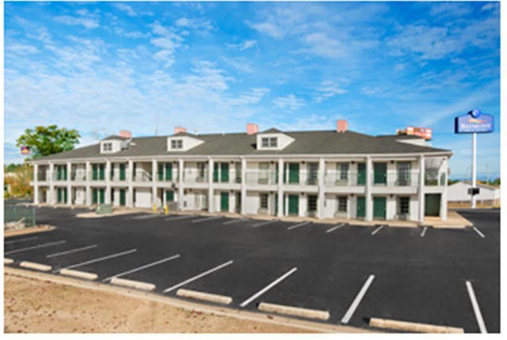 Baymont By Wyndham Greenwood Exterior foto
